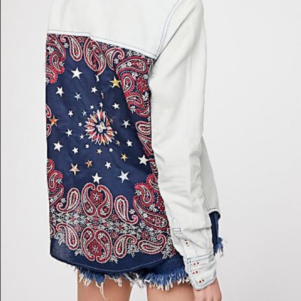 Free People Bandana Bandit Denim Shirt Button-Down Top Size XS - Picture 2 of 13